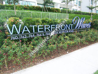 WATERFRONT WAVES