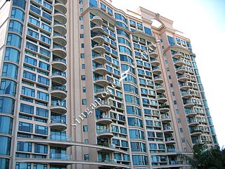 THOMSON 800 CONDO